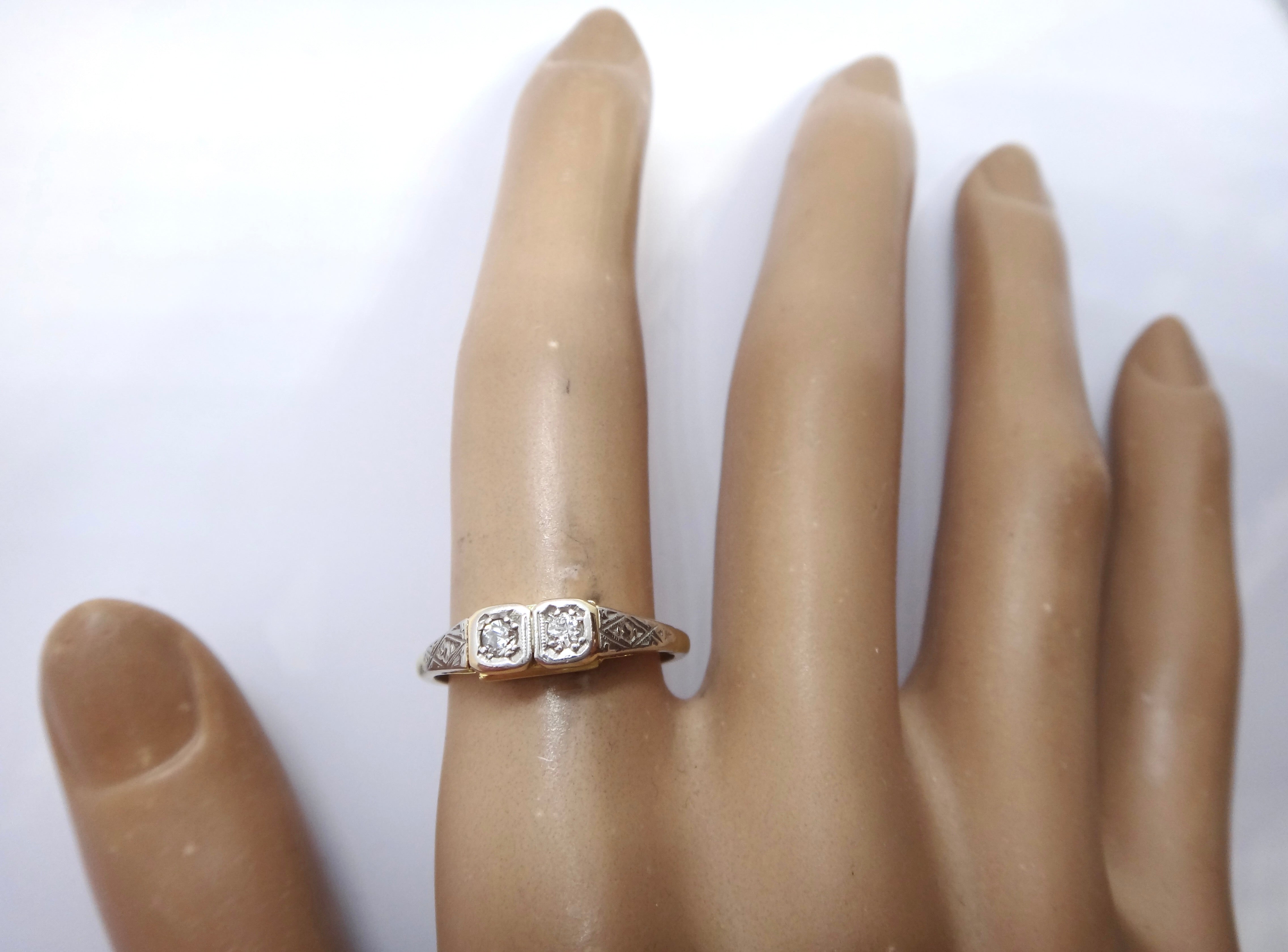 ANTIQUE 18ct Gold & Two Stone Diamond Ring