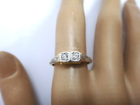 ANTIQUE 18ct Gold & Two Stone Diamond Ring