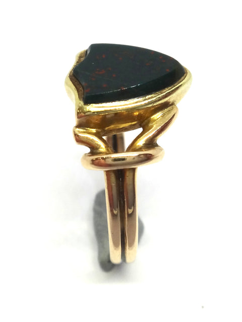 ANTIQUE 18ct Yellow Gold, Shield Shaped BLOODSTONE Remembrance Ring c.1900