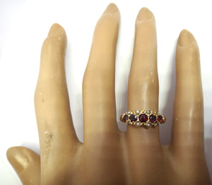 ANTIQUE 9ct Yellow Gold, Garnet & Pearl Ring c.1880