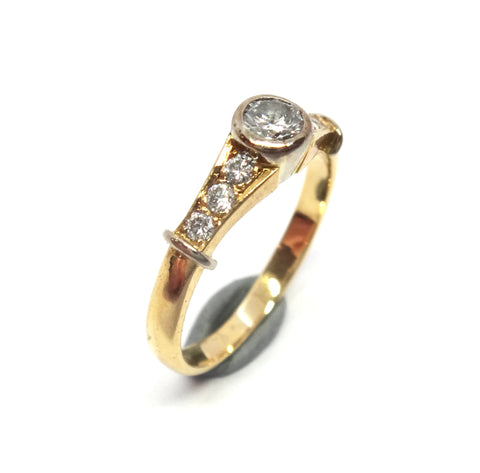 18ct Yellow Gold & DIAMOND Ring VAL $3,025