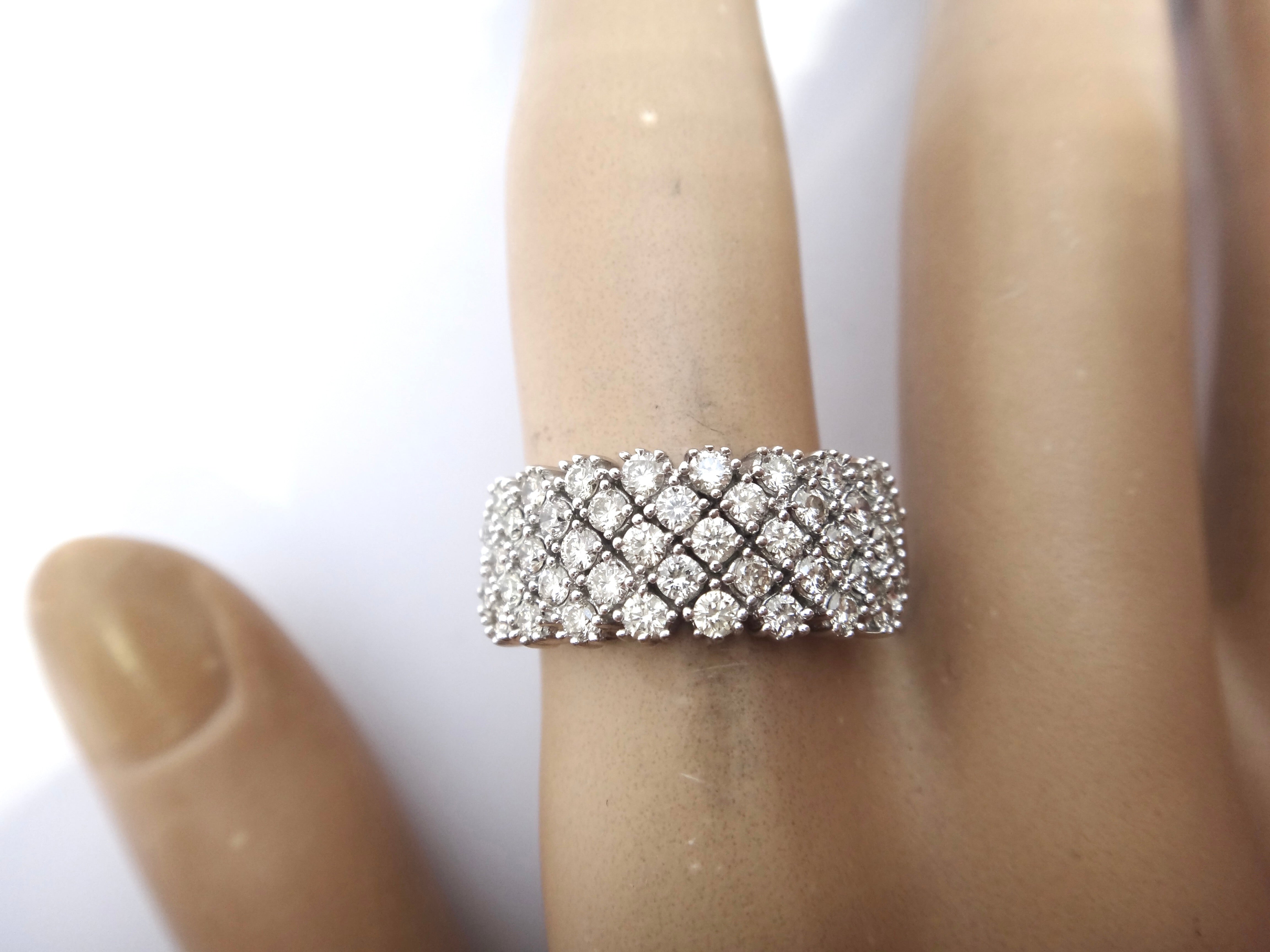 9ct White Gold & DIAMOND Cluster Ring