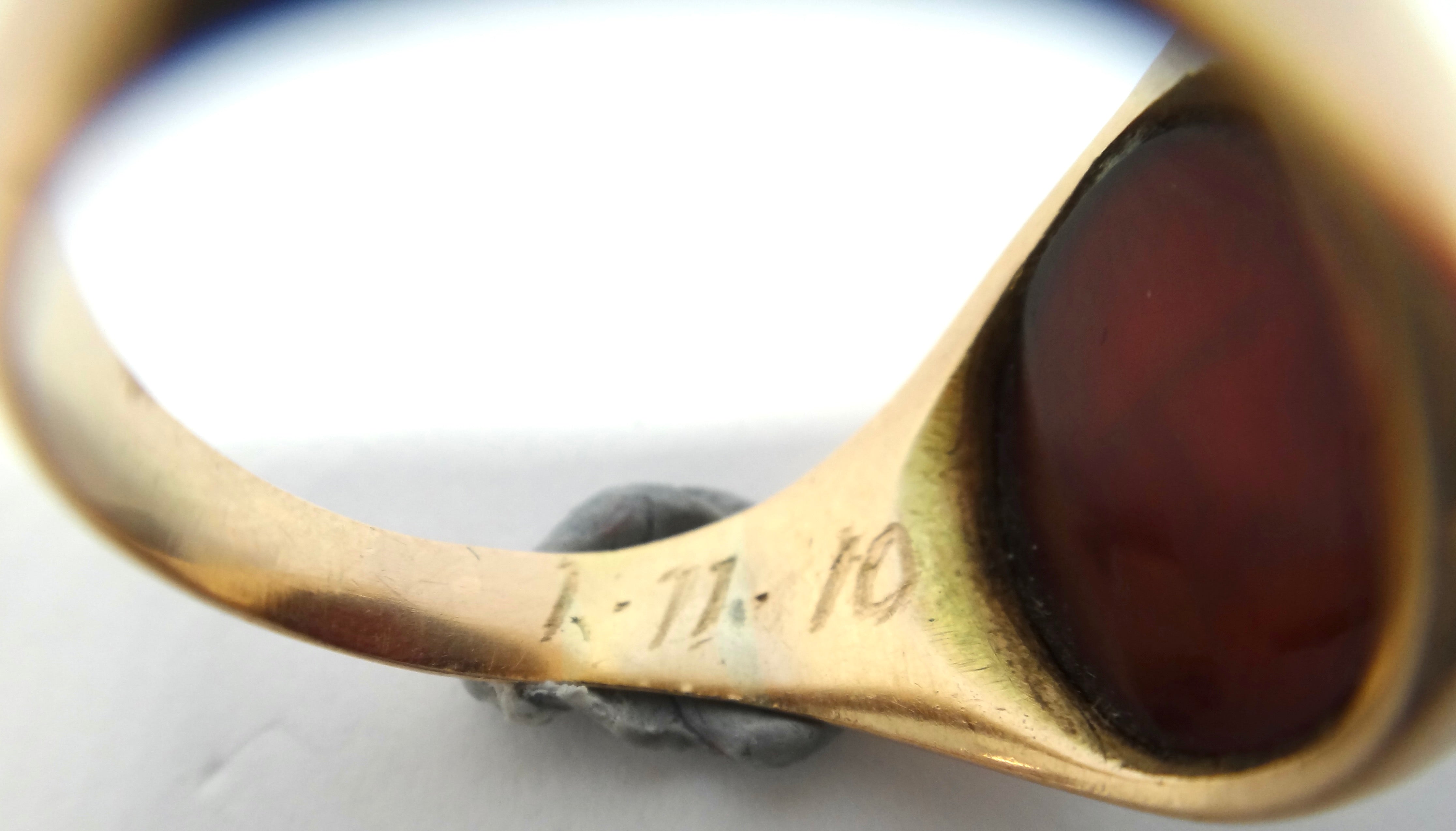 ANTIQUE 15ct Rose GOLD & Carnelian Intaglio Signet Ring - Ross Clan, Scotland