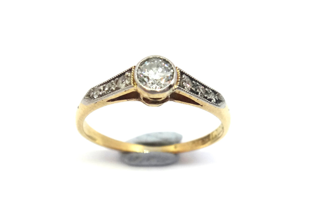 ANTIQUE 18ct Gold & Bezel Set Diamond Ring c.1940