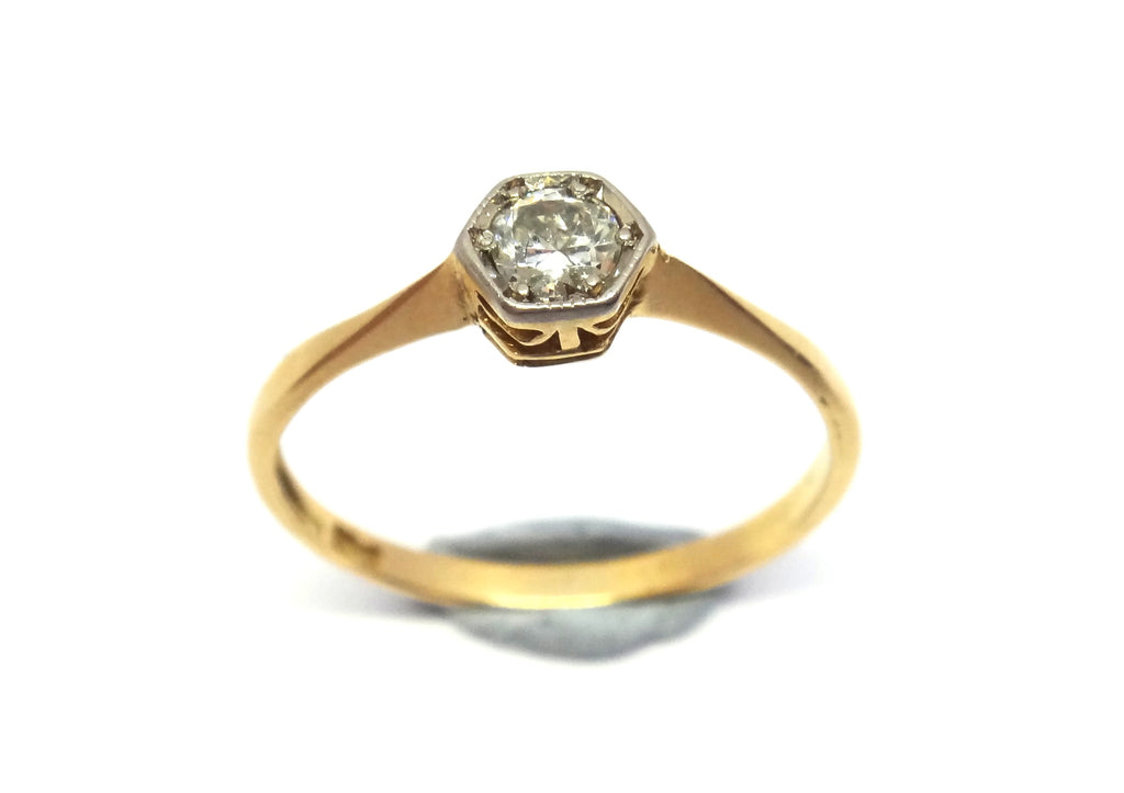 ANTIQUE 18ct Gold & Hexagonal Set Diamond Ring c.1940