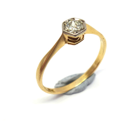 ANTIQUE 18ct Gold & Hexagonal Set Diamond Ring c.1940