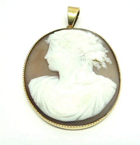 ANTIQUE 18ct Gold & Shell Cameo Pendant