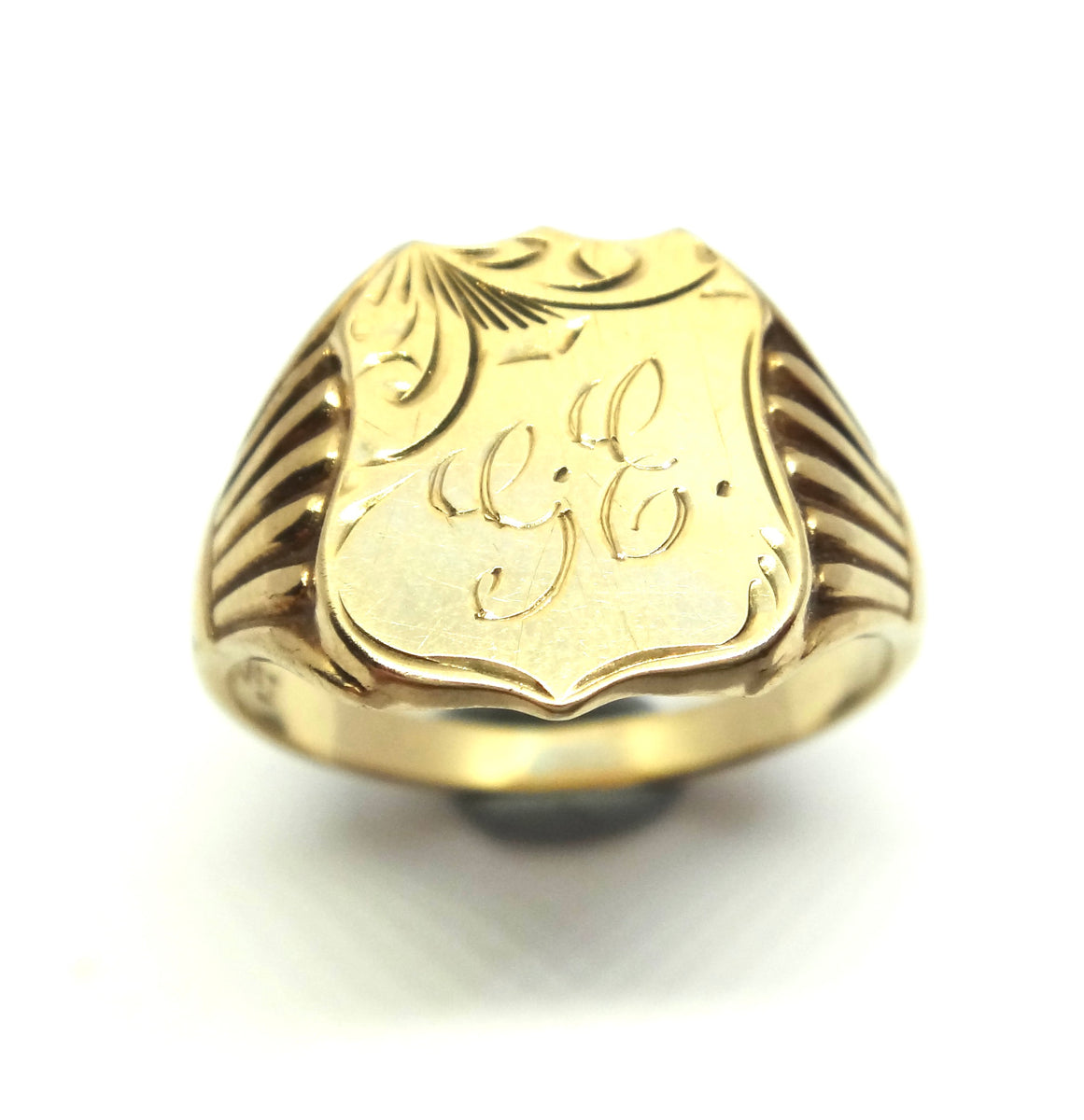 ANTIQUE 9ct Yellow Gold Shield Shaped Signet Ring – SJs City Cash