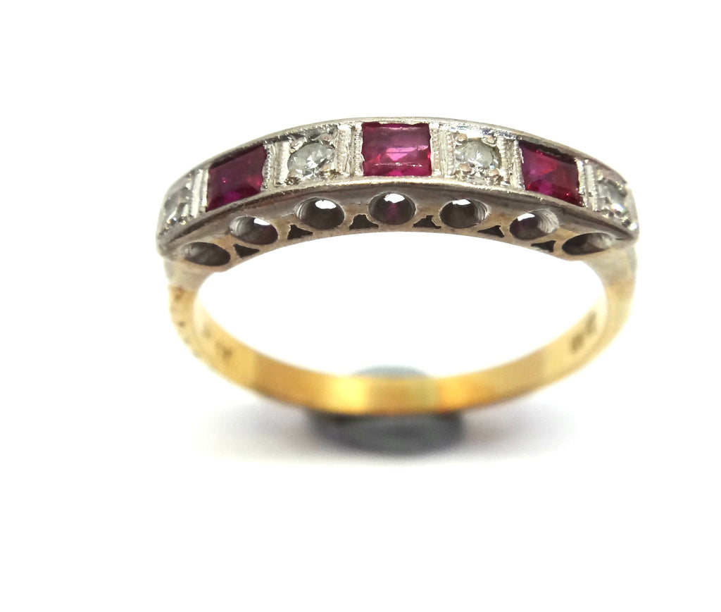 ANTIQUE Engraved 18ct Yellow Gold, Ruby & Diamond Ring - VAL $2,500