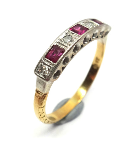 ANTIQUE Engraved 18ct Yellow Gold, Ruby & Diamond Ring - VAL $2,500