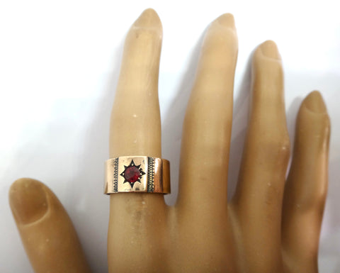 ANTIQUE 9ct Rose Gold & Garnet Cigar Band Ring c.1900