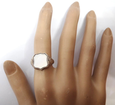ANTIQUE 9ct Gold & White Chalcedony Shield Shaped Signet Ring c.1880