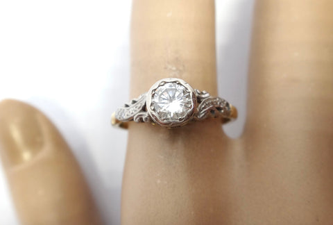 1940s 18ct Gold,Platinum & Diamond Ring - VAL $3,250