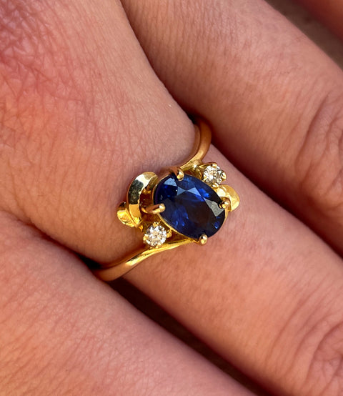 18CT Yellow GOLD, Fine Blue Ceylon Sapphire Ring VAL $4,700