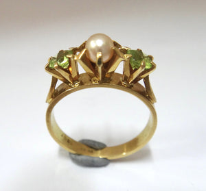 18CT GOLD Pearl Peridot Ring SJs City Cash