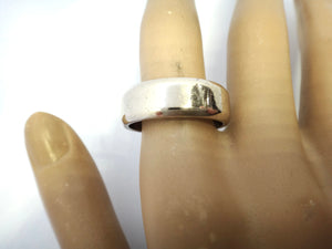 9ct White GOLD Band Ring