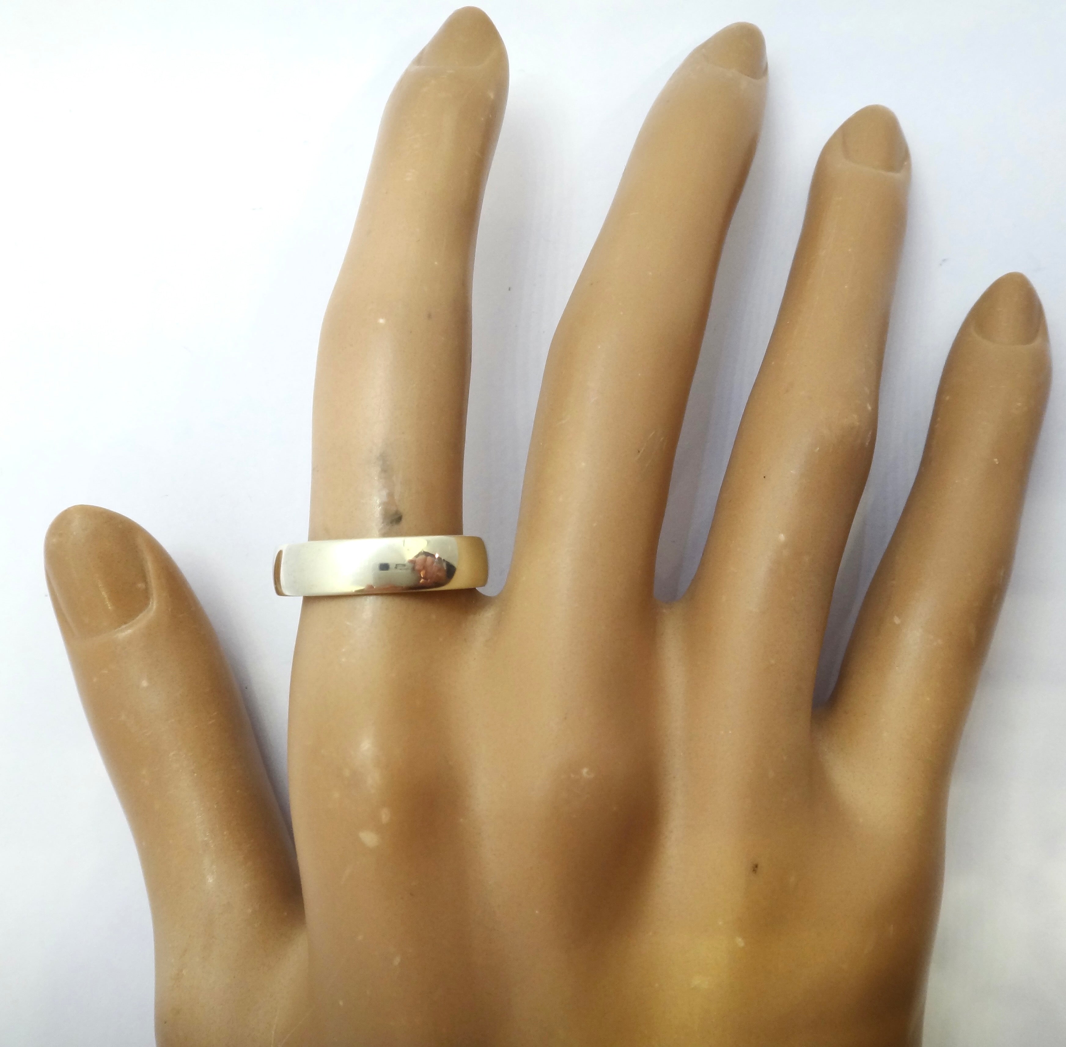 9CT White GOLD Band Ring