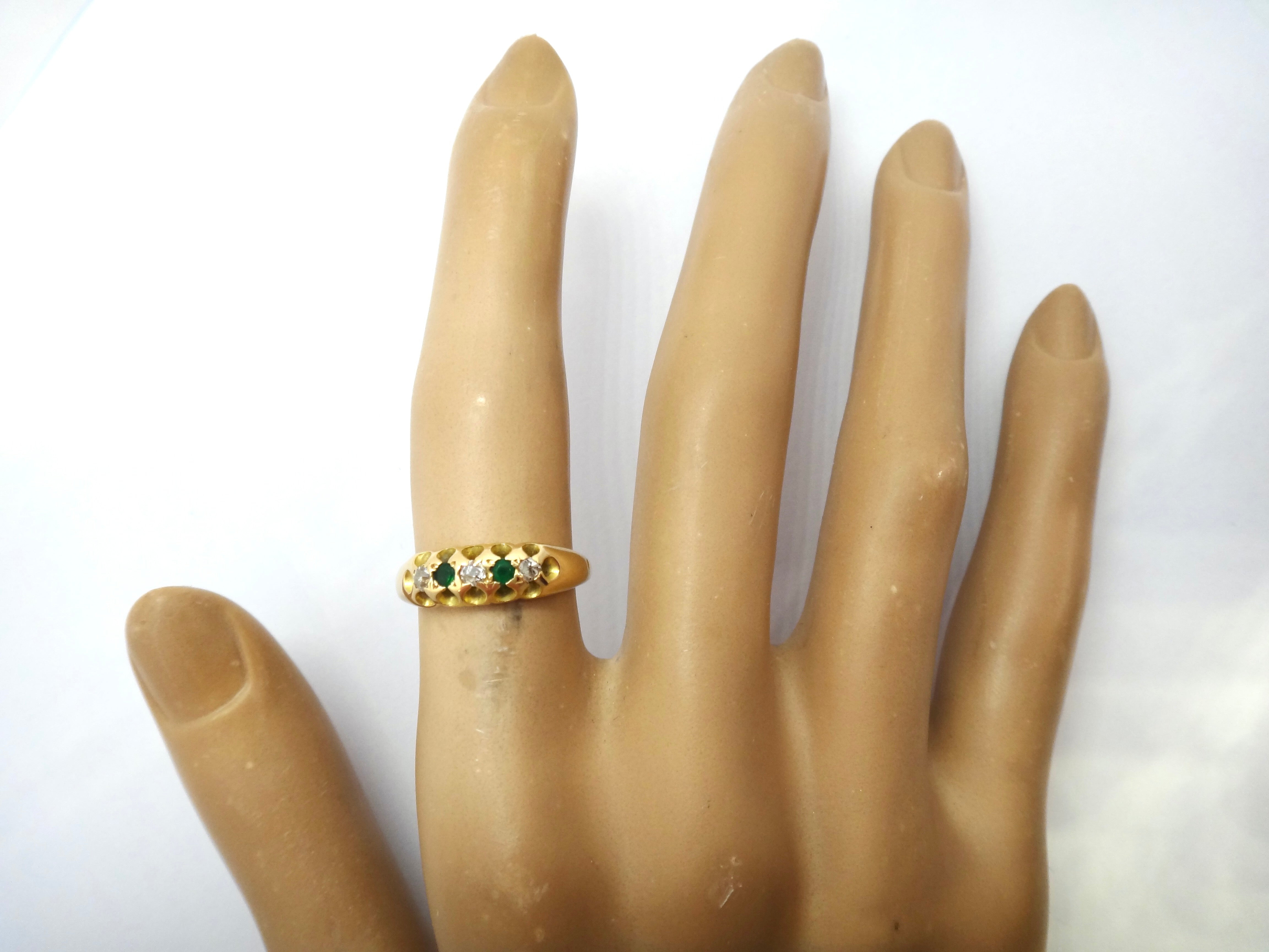 ANTIQUE 18ct Yellow GOLD, 5 Stone Emerald & Diamond Ring