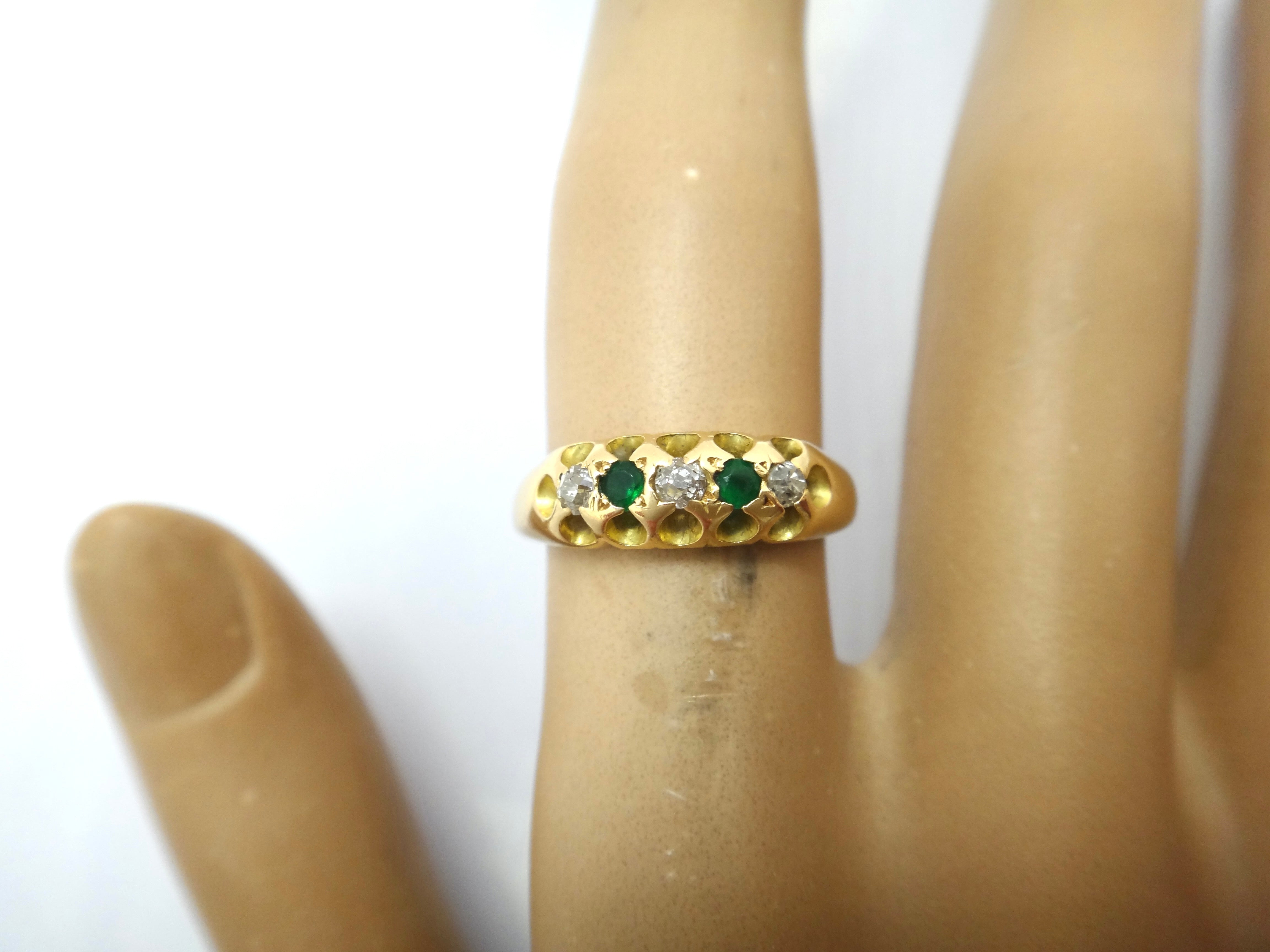 ANTIQUE 18ct Yellow GOLD, 5 Stone Emerald & Diamond Ring