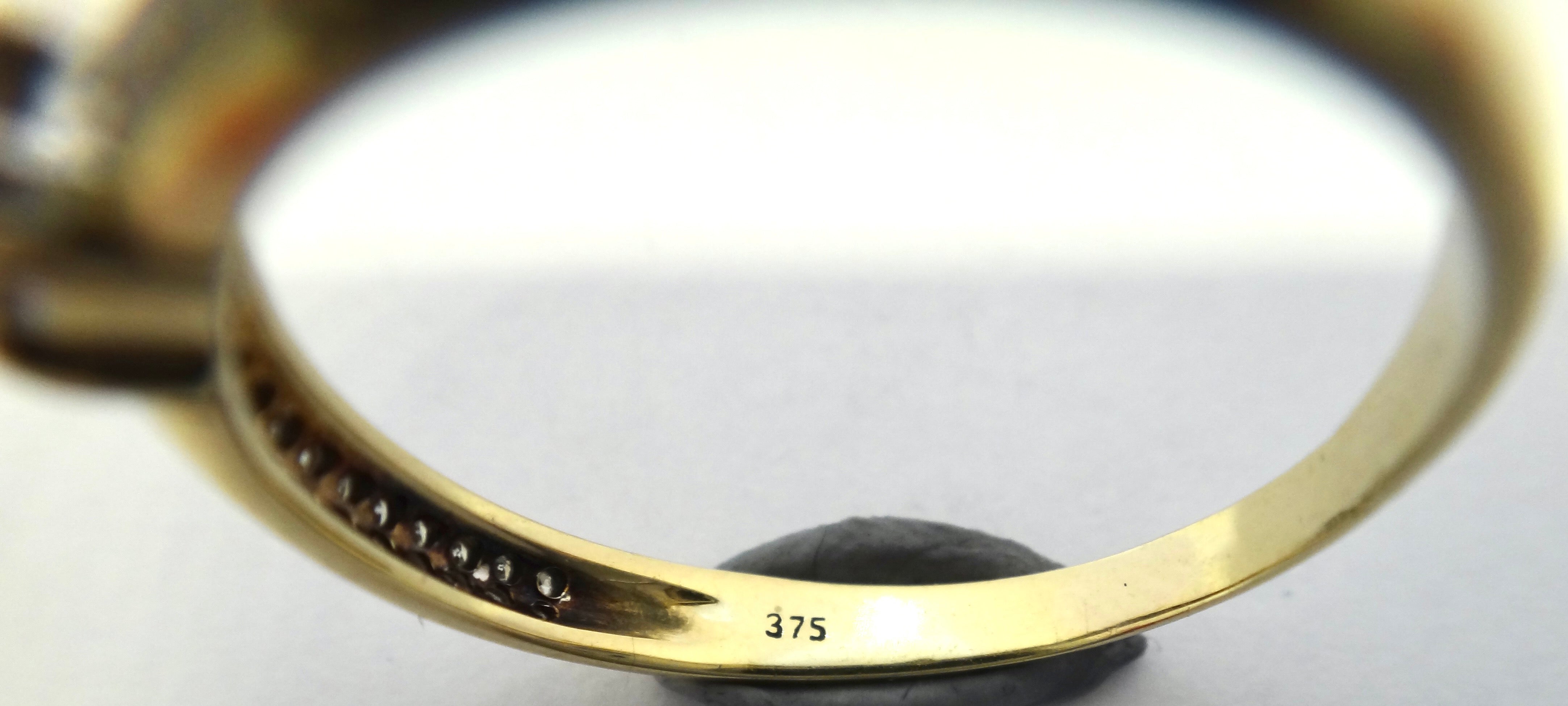 9CT Yellow GOLD & Brilliant Cut Diamond Ring