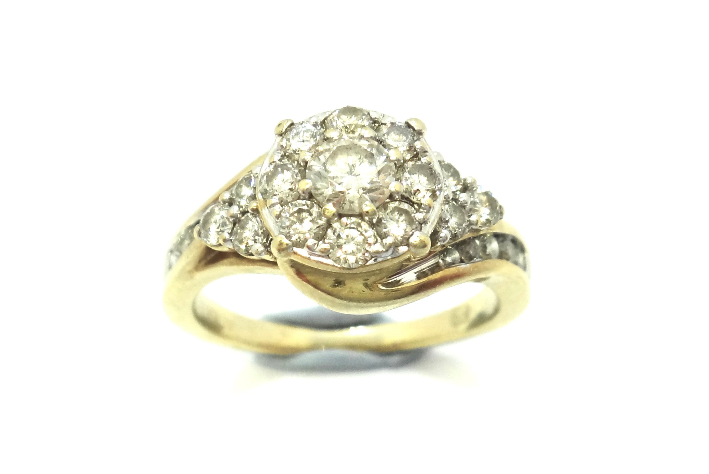 9ct Yellow Gold & Diamond Cluster Ring, VAL $3,275