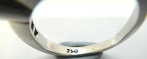 18ct White Gold & Collet Set RBC Diamond Ring