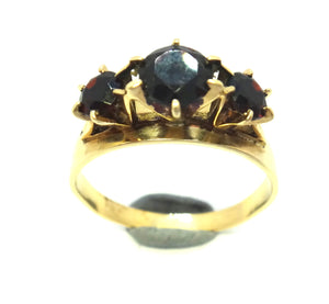9ct Yellow GOLD & 3 Stone Garnet Ring