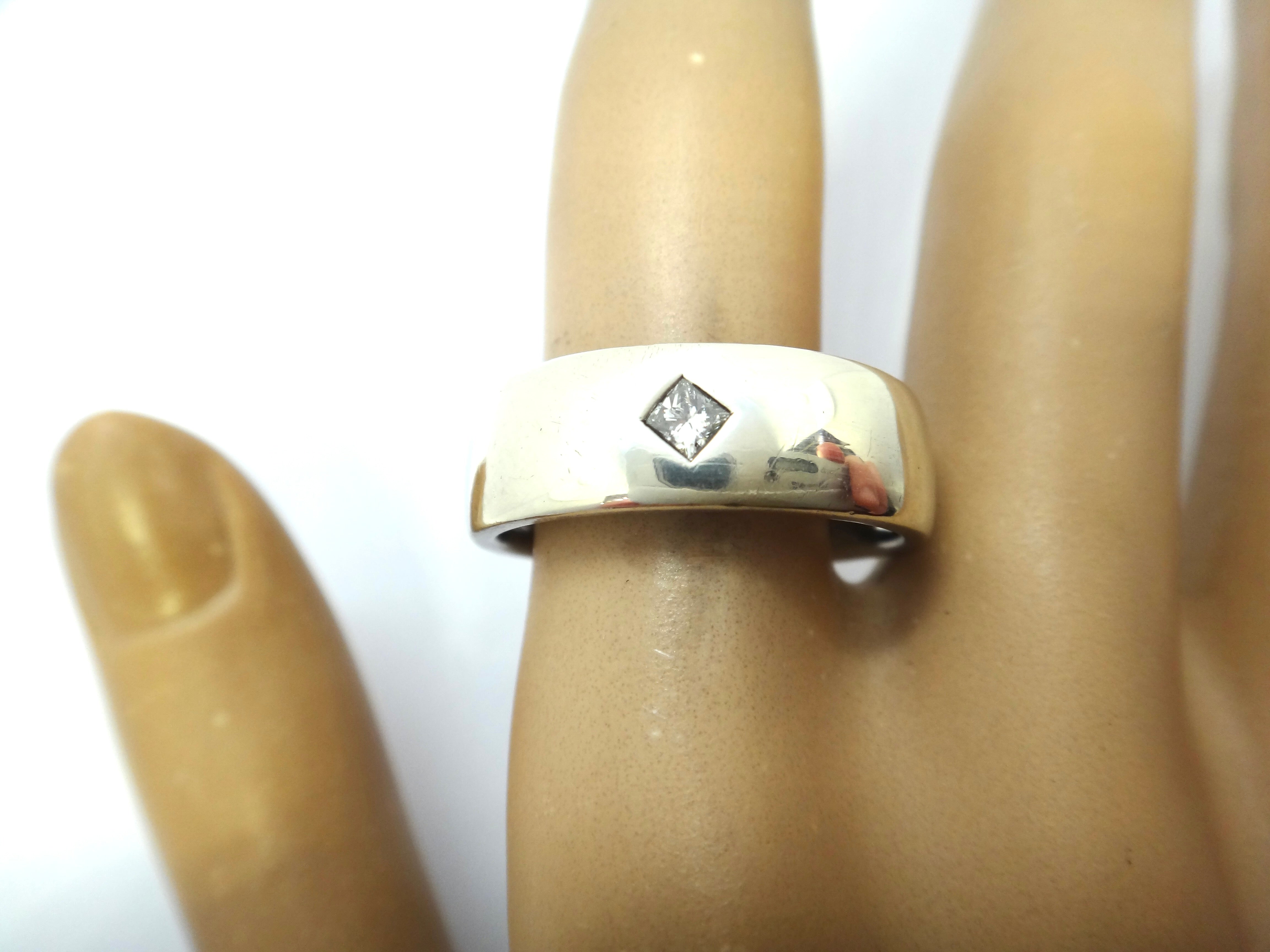 9ct White GOLD & Princess Cut Diamond Band Ring