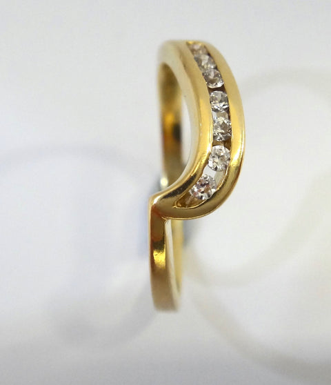 18CT Yellow GOLD & Diamond Channel Set Ring