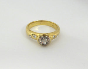 18CT Yellow GOLD & Collet Set Diamond Ring