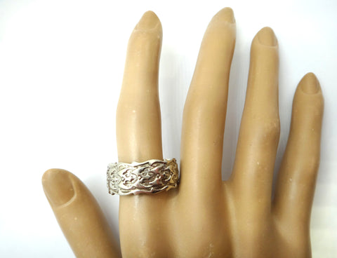 Mens 9ct White GOLD Patterned Band Ring