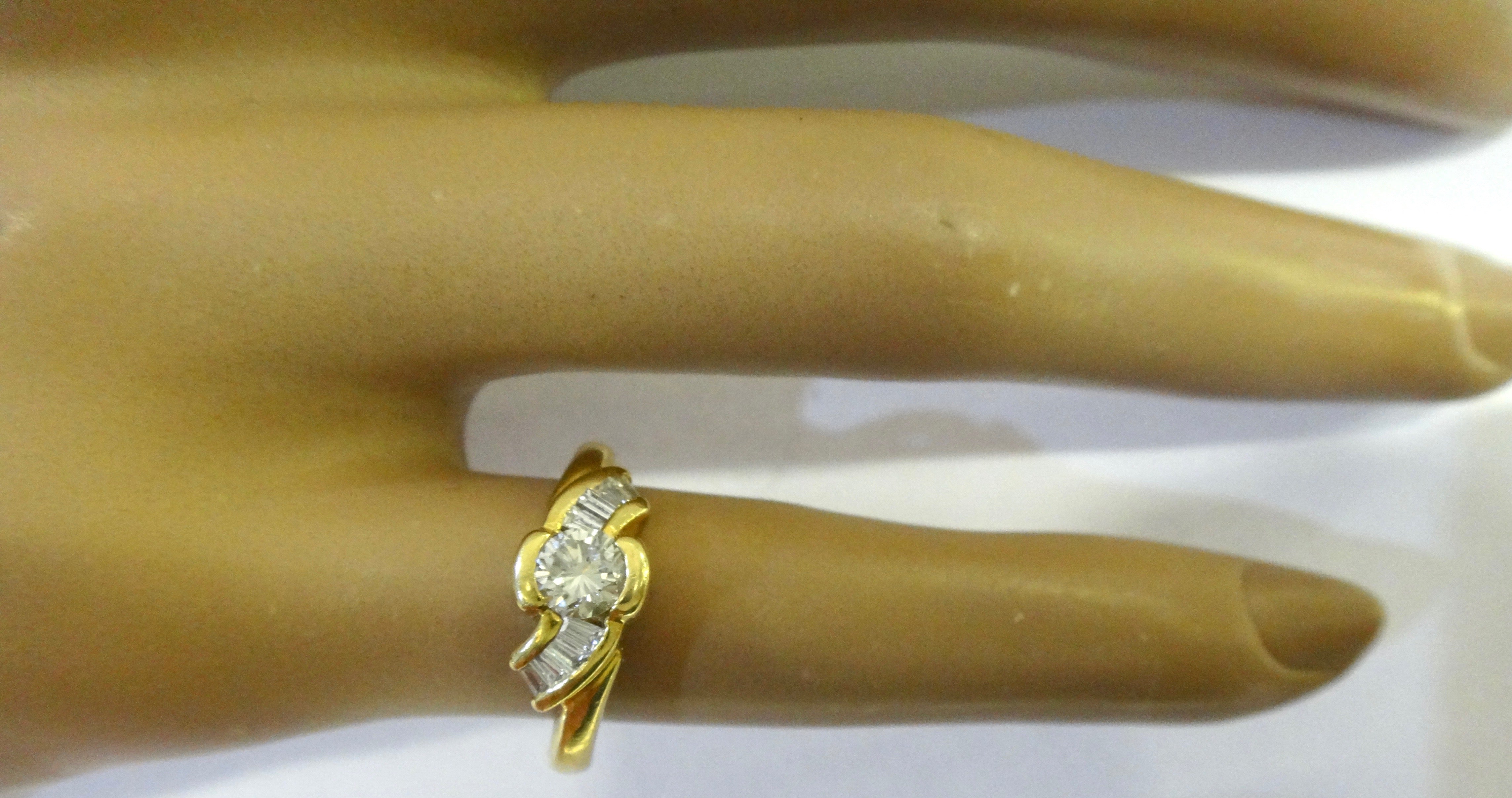 18CT Yellow GOLD, Baguette & Brilliant Cut DIAMOND Ring