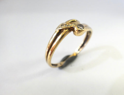 9CT GOLD & Brilliant Cut Diamond Ring