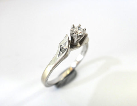 18CT White GOLD & Diamond Ring