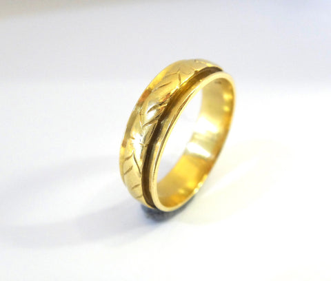 18CT Yellow GOLD Patterned Band Ring