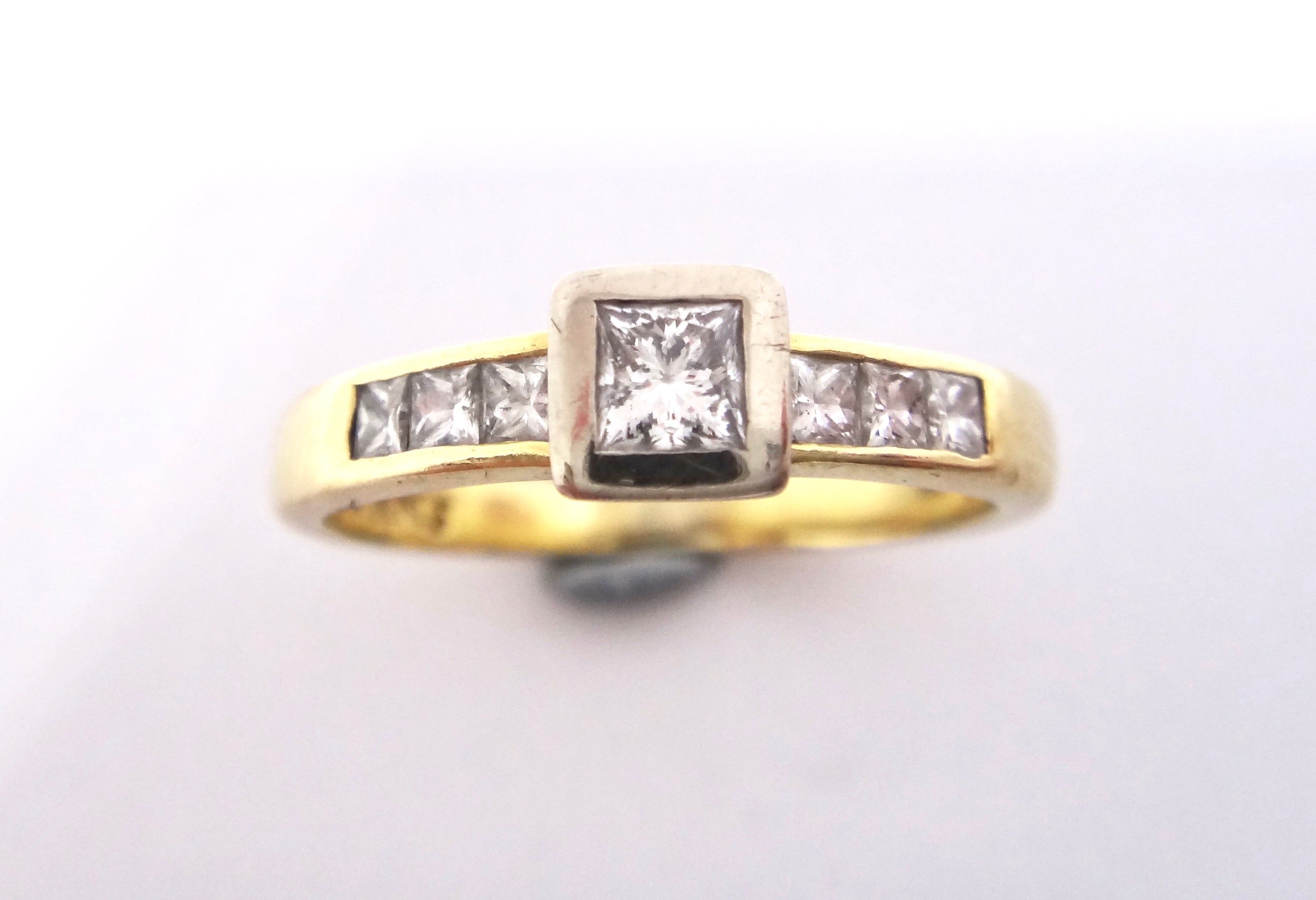 18CT Yellow GOLD & Multi Princess Cut DIAMOND Ring