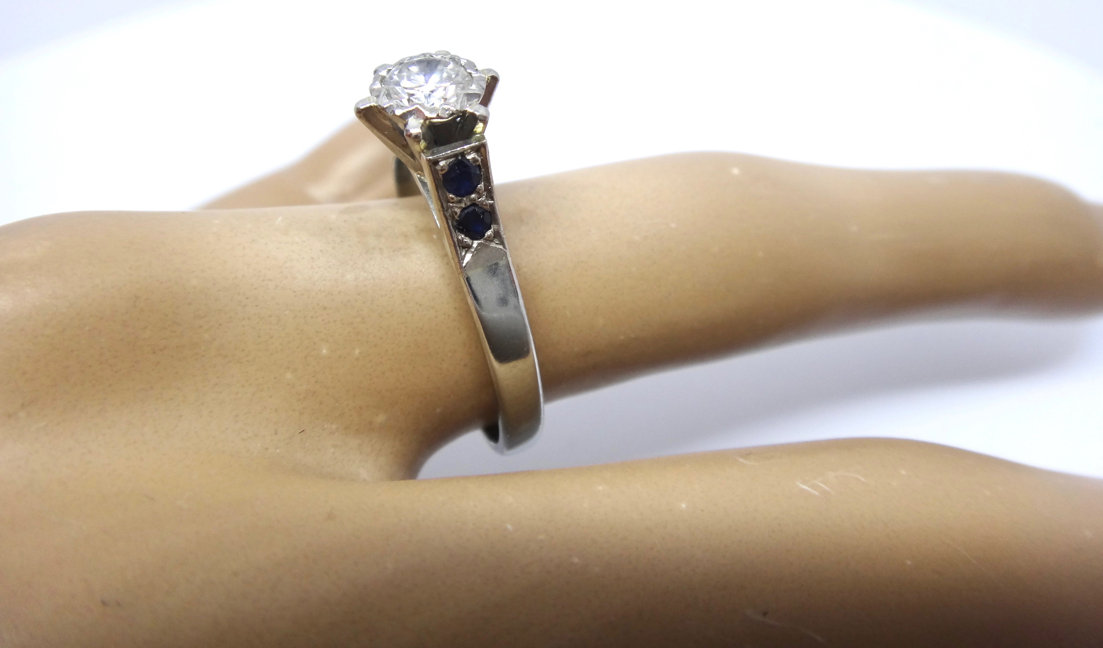 18CT White GOLD, DIAMOND & Sapphire Ring VAL $4,350