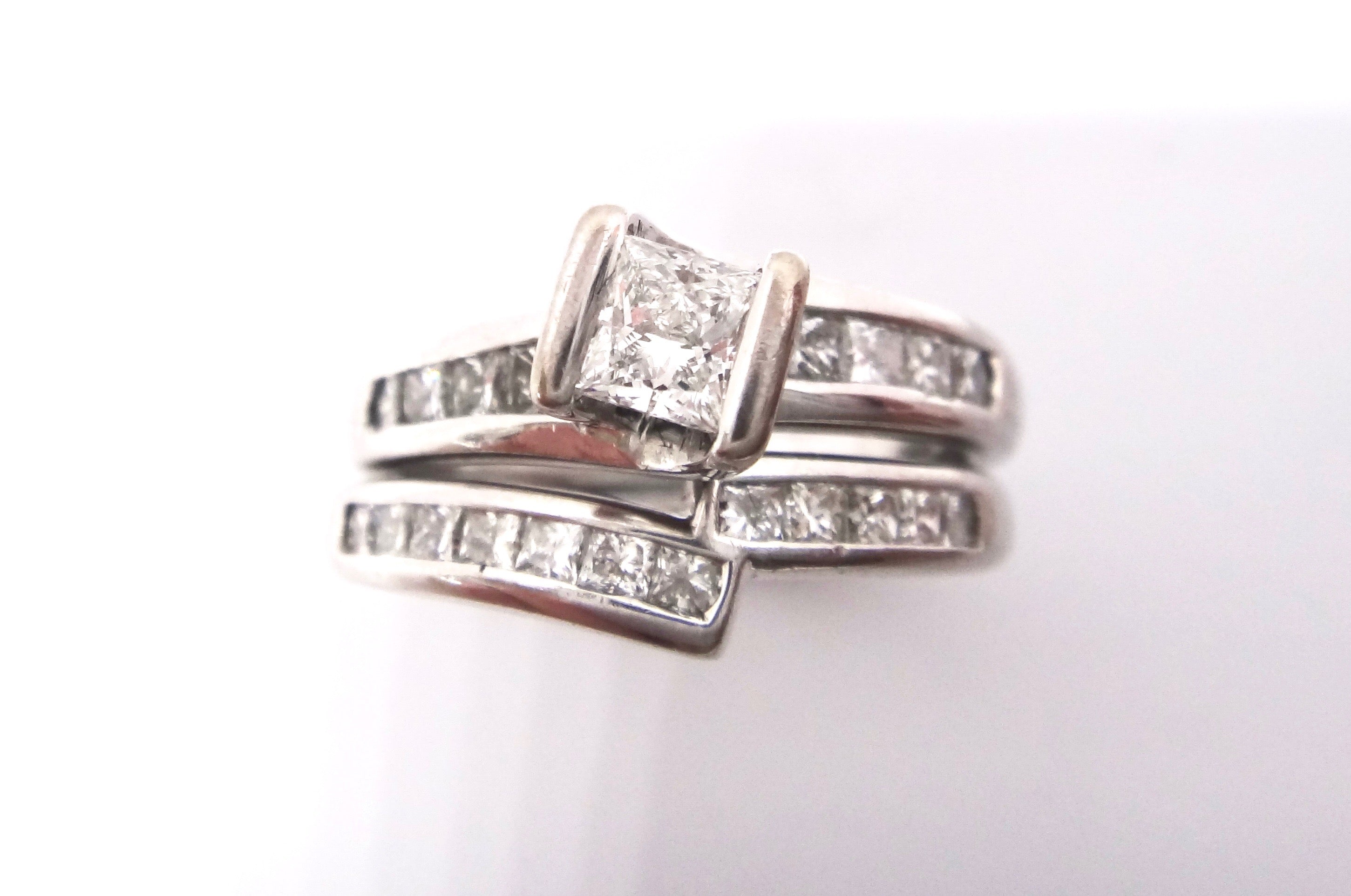 18CT White GOLD & Princess Cut DIAMOND Engagement/Wedding Ring Set