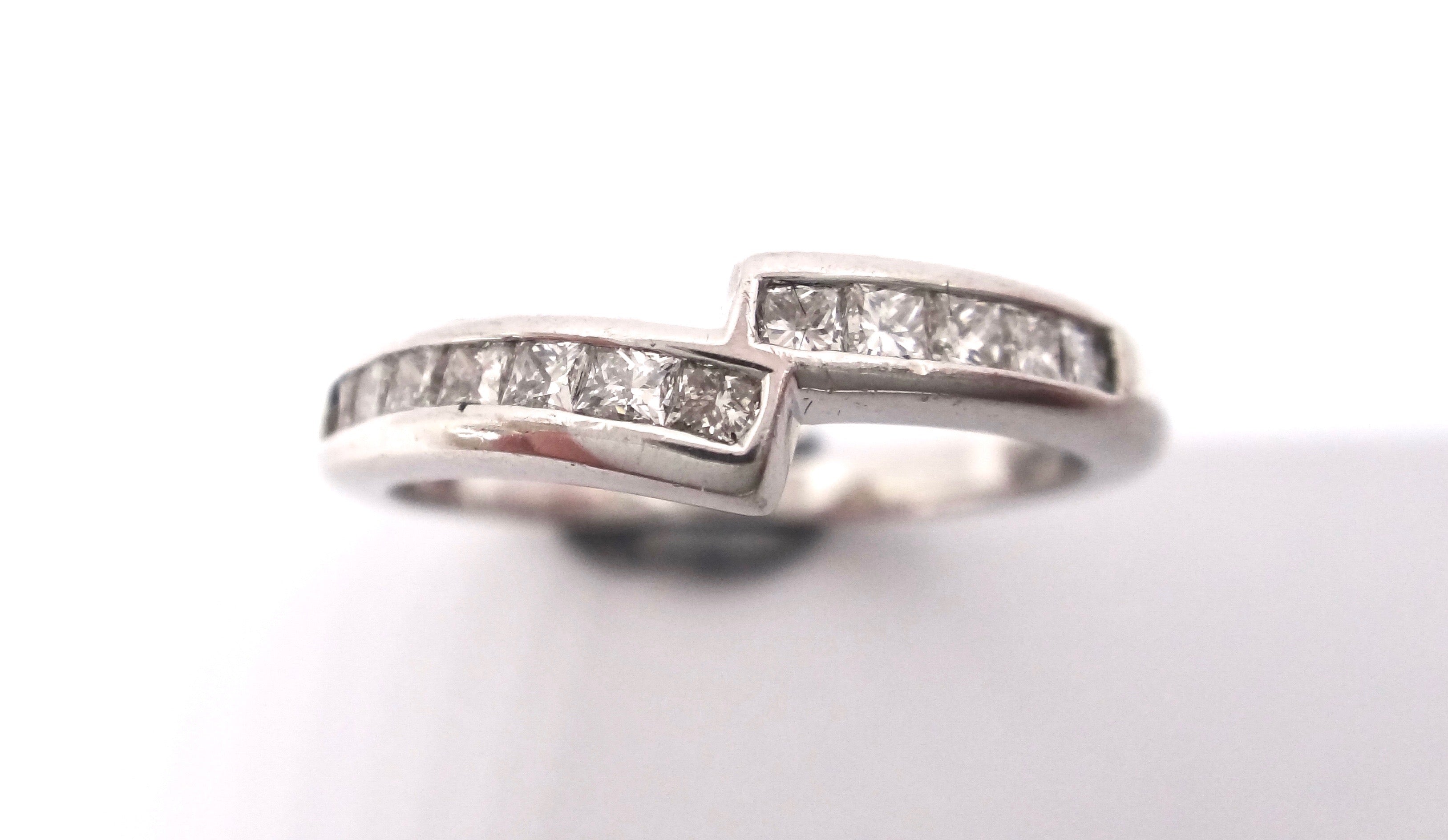 18CT White GOLD & Princess Cut DIAMOND Engagement/Wedding Ring Set