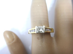 18CT Yellow GOLD. Princess & Baguette Cut DIAMOND Ring