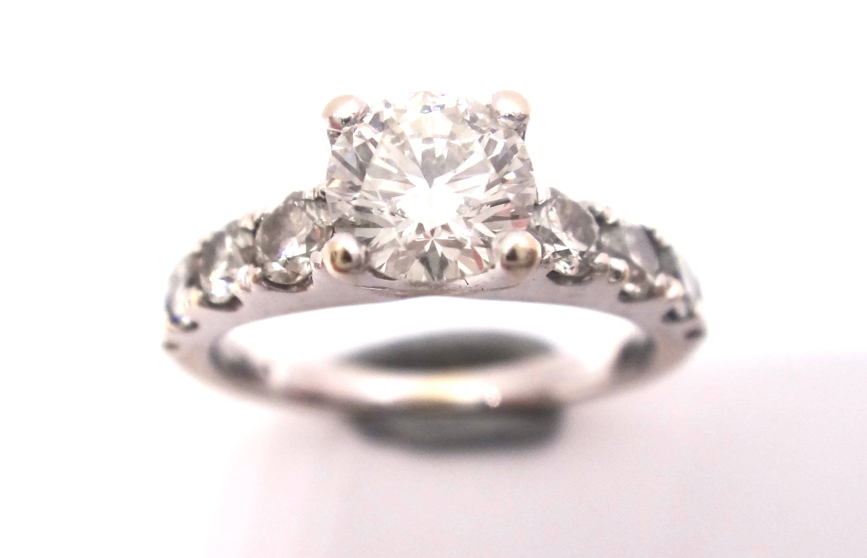 18CT White GOLD & Multi Brilliant Cut DIAMOND Ring VAL $6,050