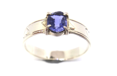 18CT White GOLD & Tanzanite Ring