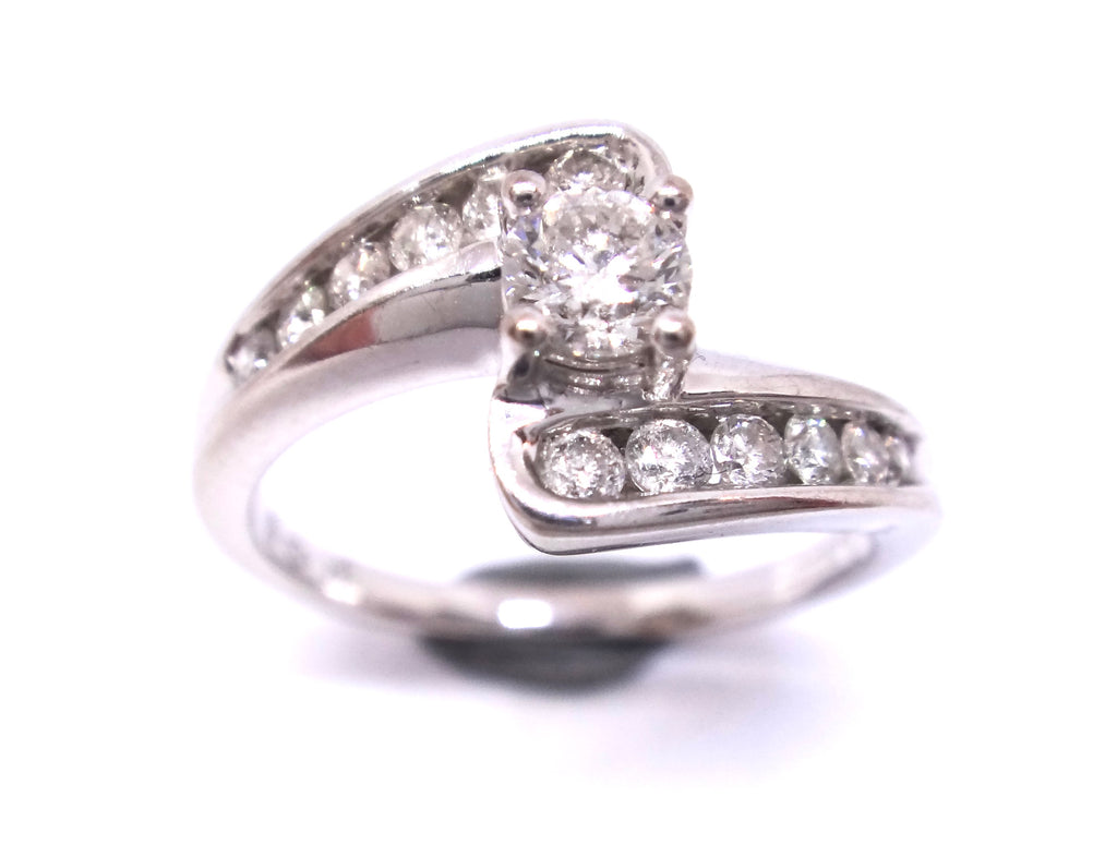 18CT White Gold & Brilliant Cut Diamond Offset Ring