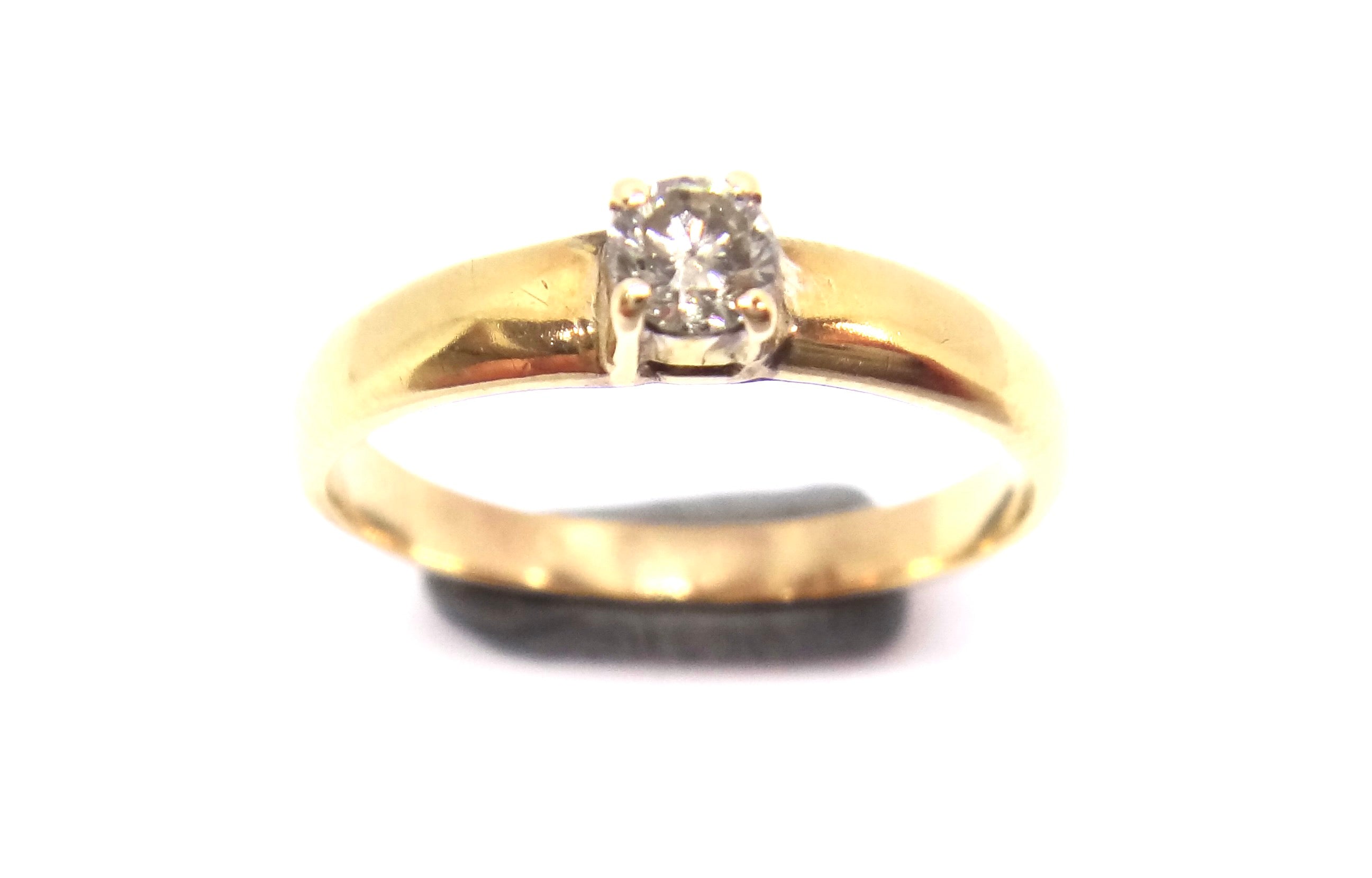 14CT Yellow GOLD & Diamond Solitaire Ring