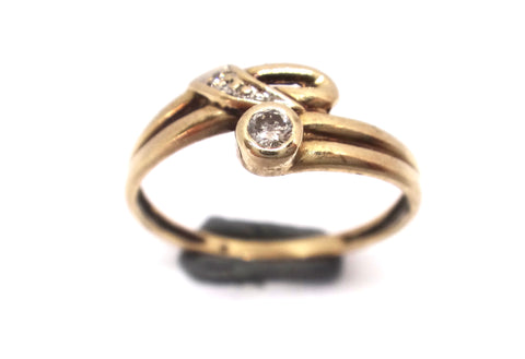 9CT GOLD & Brilliant Cut Diamond Ring