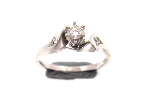 18CT White GOLD & Diamond Ring