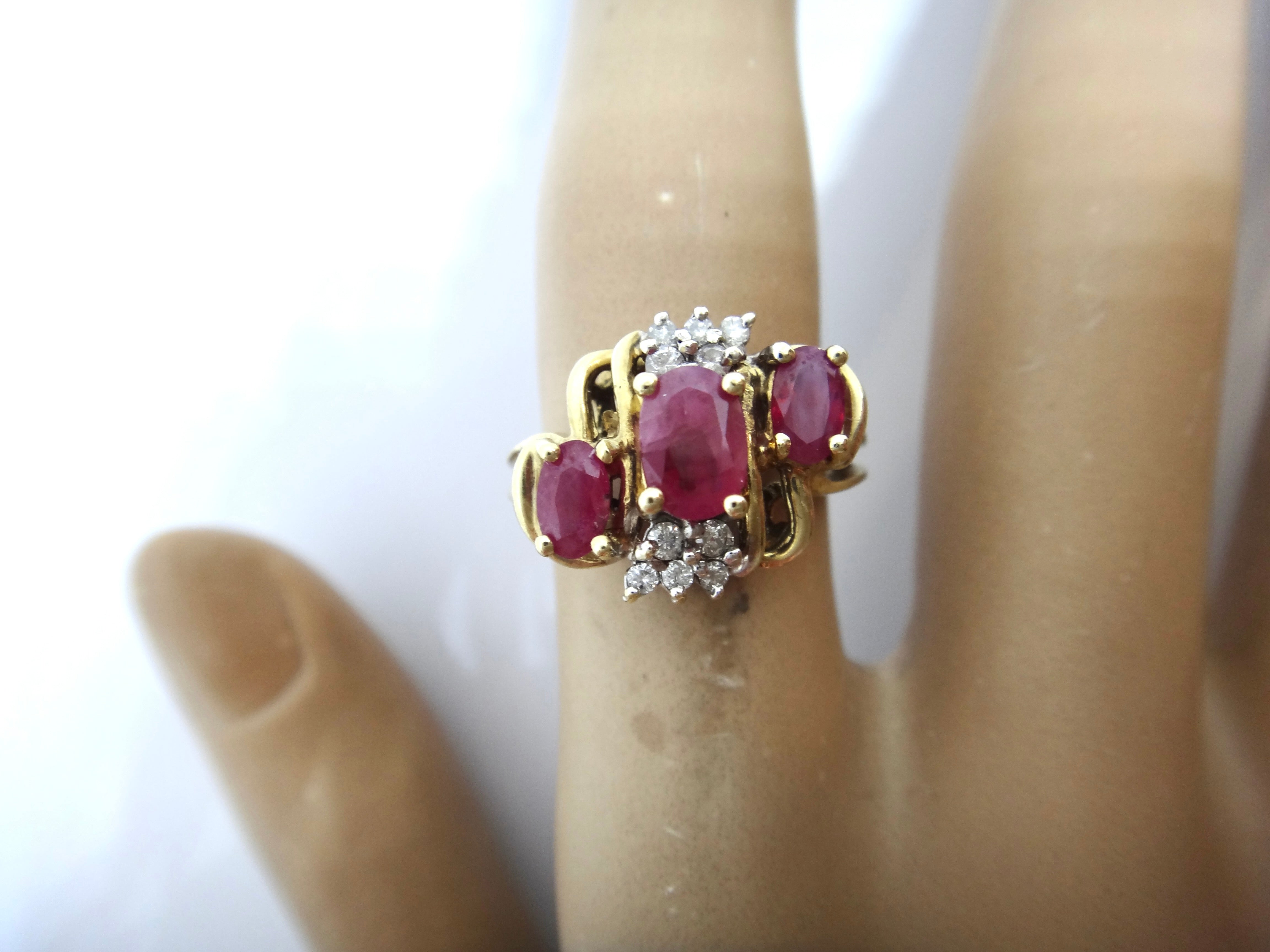 10CT Yellow GOLD, Natural Ruby & Diamond Ring VAL $2,350