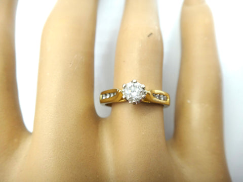 18CT Yellow Gold & Brilliant Cut Diamond Ring